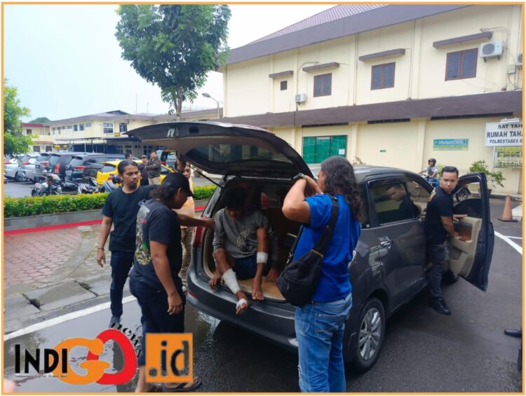 Tim Jatanras saat membawa tersangka ke Mapolrestabes Medan, Jumat (31/5/2024).