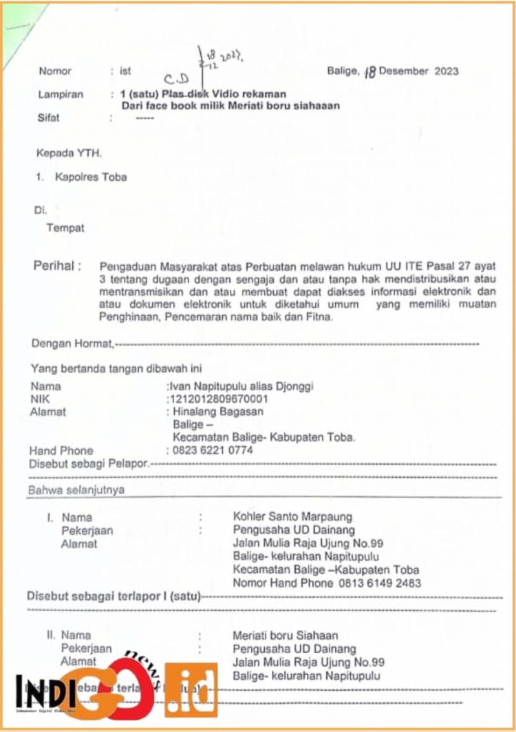 Surat pengaduan dan surat barang bukti fitnah yang dilakukan tersangka KSM dan MS, Sabtu (1/6).