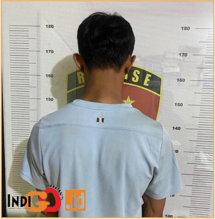 Tersangka, AP saat diamankan Polres Bintan, Kamis (6/6).