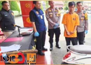 Muhamad Yasir alias Putra pelaku pembunuhan siswi SMK saat diamankan di Mapolres OKU Timur, Kamis (20/6).