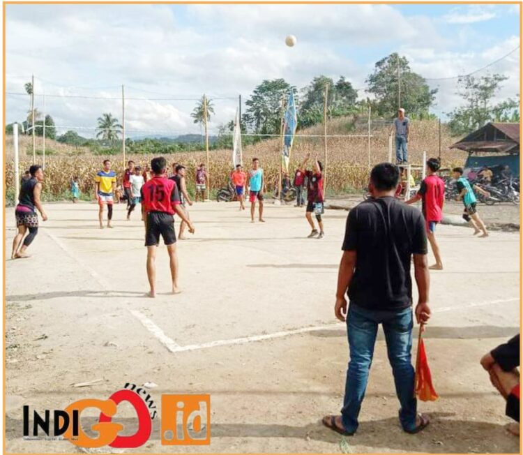 Karang Taruna Jandi Meriah saat giat pertandingan bola volly, Senin (24/6).