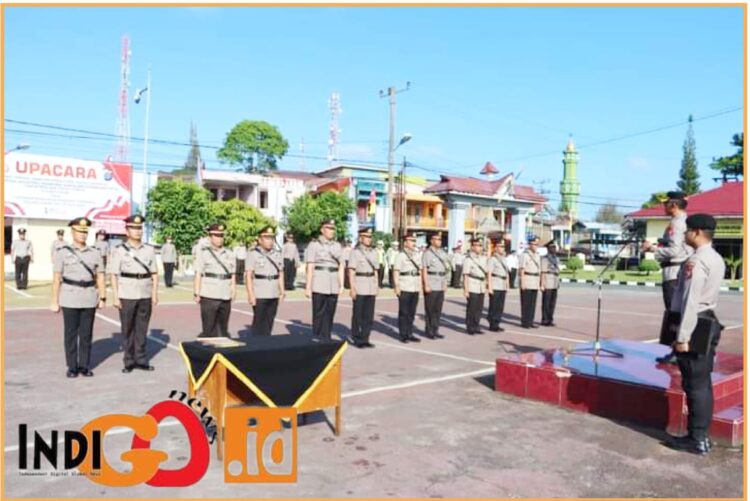 Kapolres Dairi, AKBP. Agus saat pimpin sertijab dan naik pangkat 6 orang personil, Selasa (2/7).