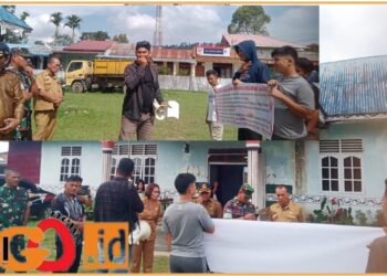 Aliansi mahasiswa bwrsana warga saat aksi unjuk rasa di kantor Camat Dolok Pardamean, Selasa (2/7).