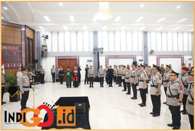 Komjen. Pol. Agung saat pimpin sertijab PjU dan Kapolres jajaran Polda Sumut, Jumat (5/7).