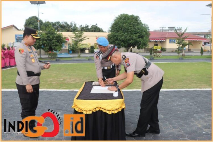 Kapolres Batubara, AKBP. Taufiq Hidayat Thayeb saat sertijab, Sabtu (6/7).