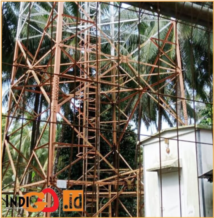 Salah satu tower yang tidak efektif, Minggu (14/7).