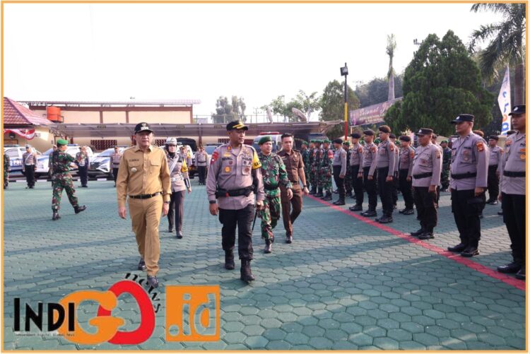 Kapolres OKU Timur, AKBP. Kevin Leleury SIK M.Si saat apel gelar patroli, Senin (15/7).