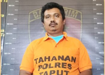 Charsi Toni Sihombing alias Kamman alias Tony saat diamankan di Mapolres Taput, Kamis (18/7).