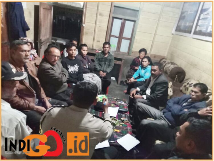 Antara pihak pertama dan kedua sepakat berdamai disaksikan Kepala Desa, Babinkantibmas dan para saksi kedua belah pihak, Senin (29/7).