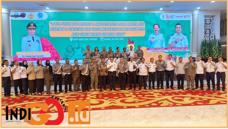 Dirlantas Polda Sumut, Kombes. Pol. Muji Ediyanto kepada sejumlah wartawan, usai acara Rakor Forum LLAJ Provinsi dan Kabupaten/ Kota dalam Rangka Anev Penataan dan Penertiban LLAJ untuk Mendukung PON XXI Tahun 2024 Aceh - Sumut Wilayah Sumatera Utara, di Aula Raja Inal Siregar, Kantor Gubernur Sumut, Selasa (30/7/2024).