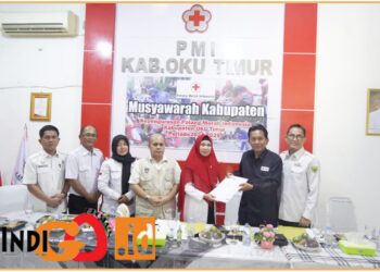 dr. Sheila bersama peserta Musyawarah Kabupaten PMI OKU Timur, Rabu (31/7).