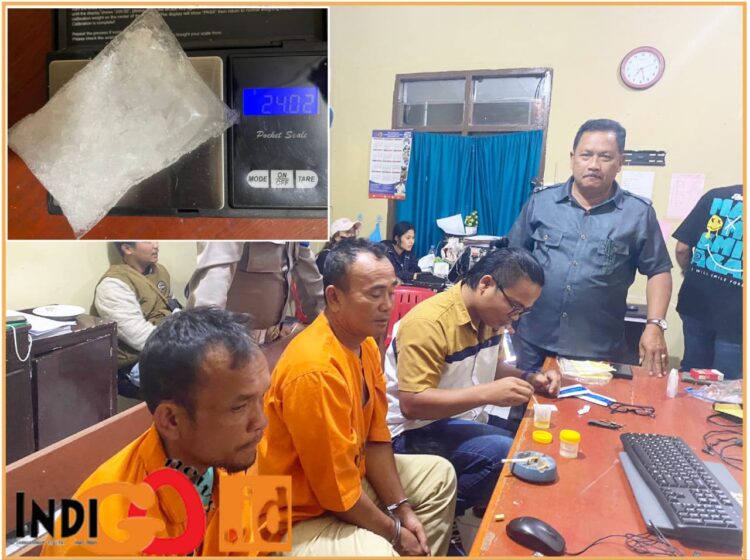 Richard bersama Ingot dan sabu saat diamankan di Polres Taput, Kamis (29/8).