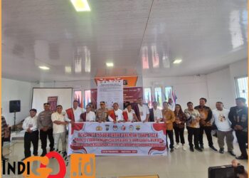 KPU bersama Forkominda dAN paslon saat deklarasi pilkada damani, Senin (23/9).