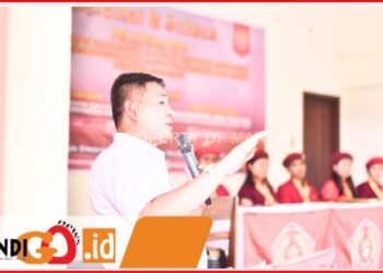 Mangatas Silalahi, Ketua DPD Partai Golkar Kota Pematangsiantar ketika menghadiri undangan Pelantikan DPC Perhimpunan Mahasiswa Katolik Republil Indonesia (PMKRI) Pematangsiantar Santo Fransiskus Dari Asisi Periode 2024 - 2026, Sabtu (5/10).