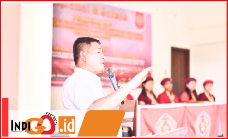 Mangatas Silalahi, Ketua DPD Partai Golkar Kota Pematangsiantar ketika menghadiri undangan Pelantikan DPC Perhimpunan Mahasiswa Katolik Republil Indonesia (PMKRI) Pematangsiantar Santo Fransiskus Dari Asisi Periode 2024 - 2026, Sabtu (5/10).