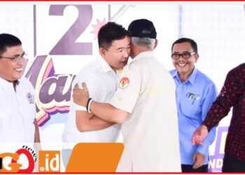 Calon Walikota, Mangatas Silalahi bersama Ketua DHC BPK 45 Kota Siantar, Koni Ismail Siregar, Senin (7/10).
