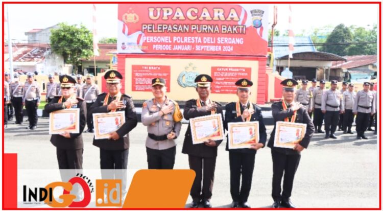 Kapolresta Deliserdang saat pelepasan 6 peraonil purna bhakti, Jumat (11/10).