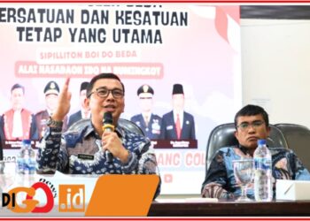 Pjs. Bupati Toba, Dr. Agustinus Panjaitan saat temu pers, Jumat (11/10).