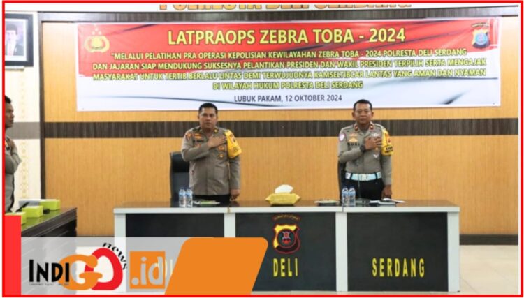 Kabag Ops Polresta Deliserdang, Kompol. JM Napitupulu saat pimpin latihan pra Operasi Toba, Sabtu (12/10).