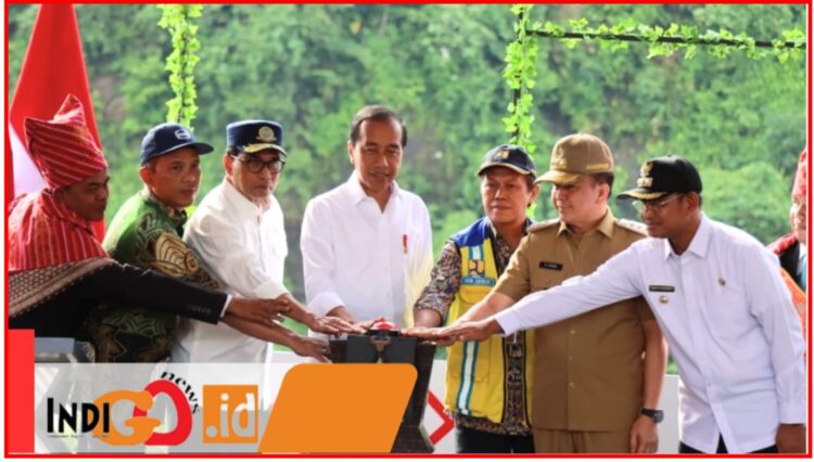 Presiden Republik Indonesia, Ir. Joko Widodo dalam rangka peresmian Bendungan Lau Simeme yang berlokasi di Kecamatan Biru Biru, Kabupaten Deliserdang - Sumatera Utara, Rabu (16/10/2024).