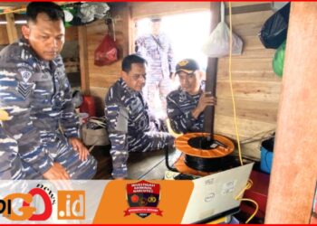 Wadanpushidrosal, Laksamana Muda TNI Bambang Irawan SE, M. Tr.Opsla melaksanakan inspeksi operasi survei dan pemetaan Hidro - Oseanografi (opssurta Hidros) di perairan Pontianak, Kamis (31/10/2024).