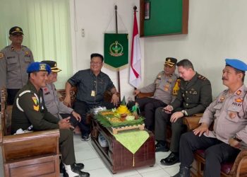 HUT TNI Ke-79, Kompol Apriansyah Dan Personil Anjangsana Ke Mako Sundenpom Dan Kantor Kanminbetcad II/18 Muara Enim