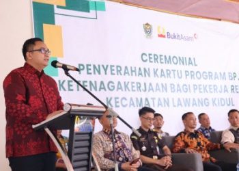 Bukit Asam (PTBA) Beri Perlindungan Ketenagakerjaan untuk 500 Pekerja Rentan di Muara Enim