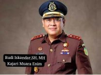 Tim Pidsus Geledah Kantor Pemdes Petanang Lembak, Kajari Muara Enim : Segera Kita Tetapkan Tersangka Dan DPO Apabila Oknum Kades Masih Tidak Hadir 