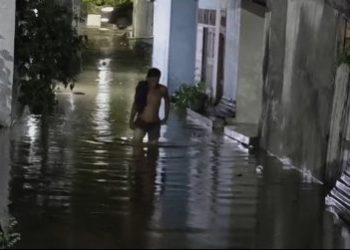 Dampak Proyek PT KAI Sejumlah Rumah Warga Kelurahan Pasar I Muara Enim Terendam Banjir