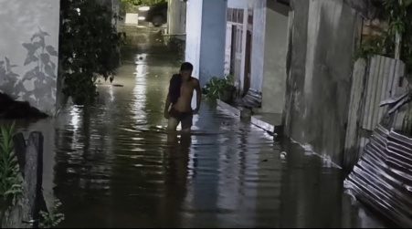 Dampak Proyek PT KAI Sejumlah Rumah Warga Kelurahan Pasar I Muara Enim Terendam Banjir