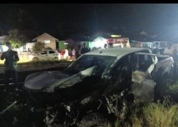 Diduga Pengemudi Lalai Polisi Datangi TKP Mobil Ditabrak Kereta Api Dijalan AK Gani Muara Enim