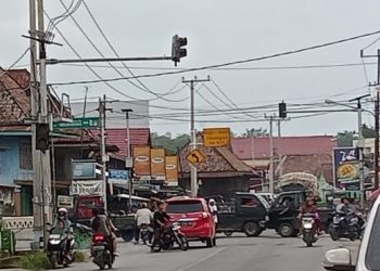 Warga Gelumbang Dan Pengguna Jalan : Simpang 4 Gelumbang Telah Layak Dipasang Rambu Lampu Lalulintas