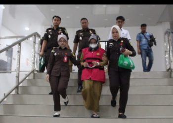 Tangan Diborgol Bendahara Pemdes Petanang Lembak Ikut Jadi Tersangka Korupsi Keuangan Desa