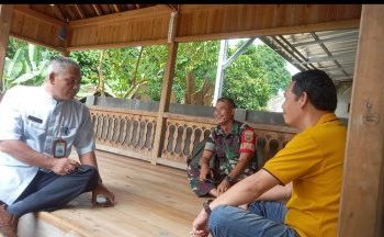 Tak Surut Semangat, Babinsa Koramil 04/Gunung Megang Gelar Komsos di Bulan Ramadhan