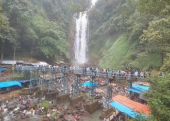 Libur Lebaran Polisi Lakukan Pengamanan Air Terjun Bedegung Muara Enim