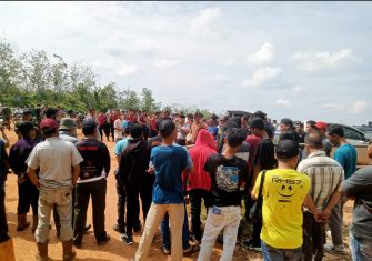 Breaking News, Ratusan Warga Dari 4 Desa Unjuk Rasa di PT CBE Sub PLTU Sumsel 1 Rambang Niru Muara Enim