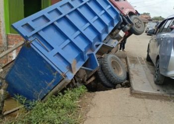 Jembatan Darurat Muara Lawai Muara Enim Lambat Diperbaiki, Akibatkan Truk Nyungsep