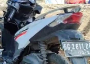 Alami Luka Serius Pengendara Motor Vario Warga Ujan Mas Lama Muara Enim Diduga Tertabrak Mobil Carry