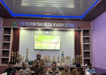 Babinsa Koramil 04/Gunung Megang Hadiri Rapat Pembentukan Koperasi Merah Putih di Desa Kasih Dewa