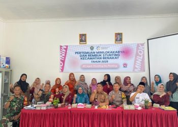 Babinsa Koramil 404-04/GM Hadiri dan Monitoring Kegiatan Pertemuan Minlok dan Rembuk Stunting Tahun 2025 di Kecamatan Benakat