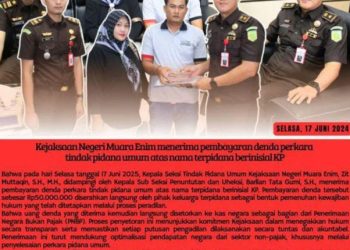 Keluarga Terpidana KP Serahkan Pembayaran Denda di Kejari Muara Enim 