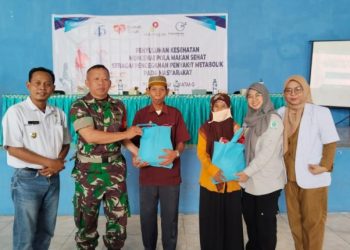 Babinsa Koramil 404-04/GM Monitoring Kegiatan Penyuluhan Pola Makan Sehat di Desa Sumaja Makmur