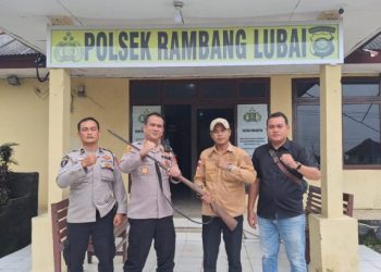 Dukung Operasi Senpi Musi, Kadus Beringin Lubai Serahkan Senpira Laras Panjang Ke Polsek Rambang Lubai 