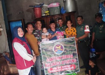 Dandim 0404/ME Melalui Koramil 404-04/Gunung Megang Berikan Bantuan untuk Anak Terdampak Stunting di Desa Pagar Dewa