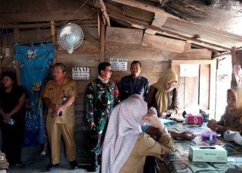 Babinsa Koramil 404-04/GM Ikuti Kegiatan Skrining dan Pemeriksaan HIV/AIDS dan Sifilis di Desa Dalam