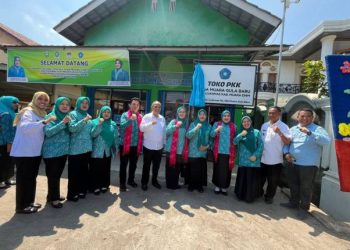 Lidyawati Cik Ujang Resmikan Toko PKK Desa Muara Gula Baru Kecamatan Ujanmas