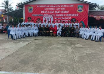 Pemdes Ujanmas Baru Gelar Upacara Peringatan HUT ke-80 RI dengan Khidmat