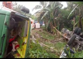 Mobil Muat Box Cluever Terguling, Jalan Kawasan Prabumulih -Muara Enim Dilanda Macet Parah 
