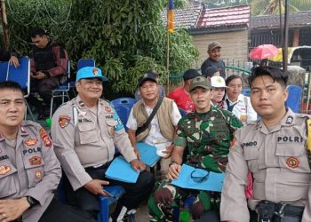 Babinsa Koramil 404-04/GM Amankan Karnaval Desa Jemenang Peringatan HUT ke-80 RI