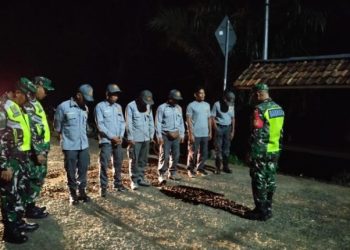 Babinsa Koramil 404-04/GM Gelar Patroli Bersama Masyarakat Wujudkan Rasa Aman 